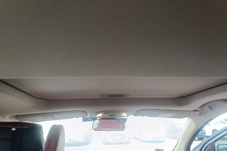 Used Baojun 730 2017 1.5T Manual Prestige Version 7 Seats Headliner