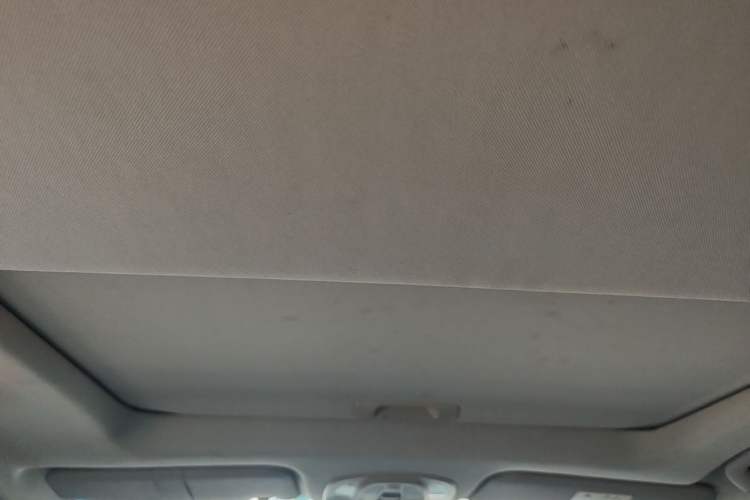 Used Baojun 730 2017 1.5T DCT Fashion Edition 7-Seater China V Emission Standard Headliner