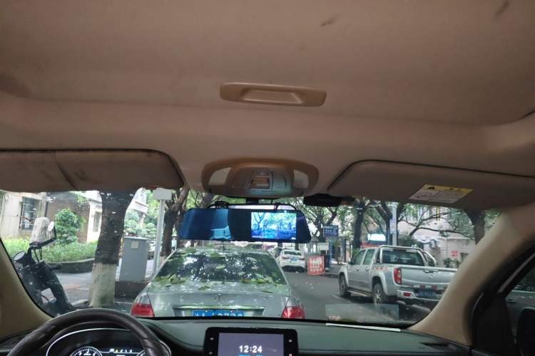 Used Baojun 730 2017 1.8L iAMT Luxury Version 7-Seater Headliner