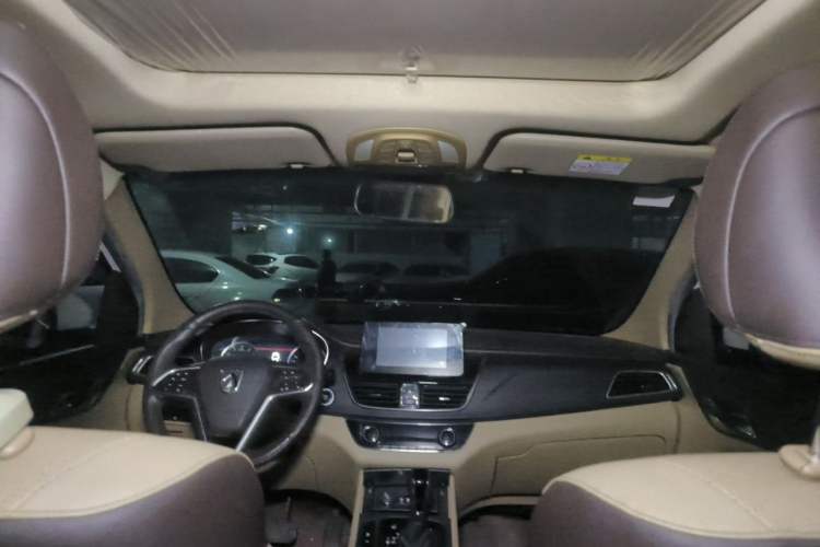 Used Baojun 730 2017 1.8L iAMT Prestige Version 7 Seats Headliner
