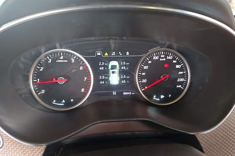 Used Baojun 730 2017 1.8L iAMT Luxury Version 7-Seater Instrument Cluster
