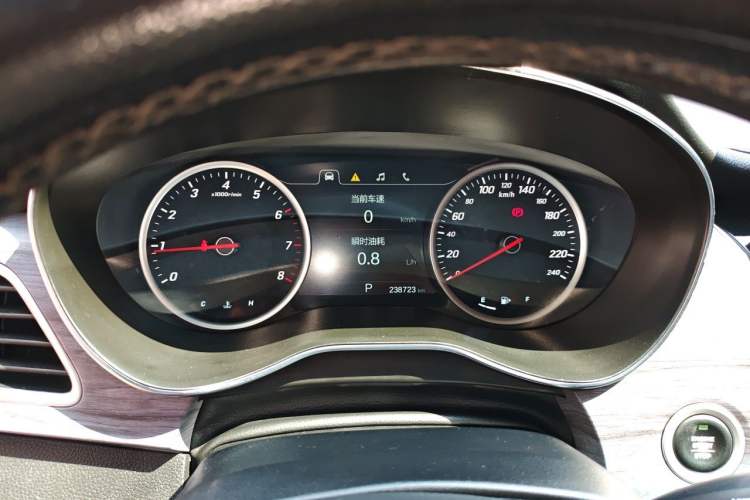 Used Baojun 730 2017 1.5T DCT Fashion Edition 7-Seater China V Emission Standard Instrument Cluster