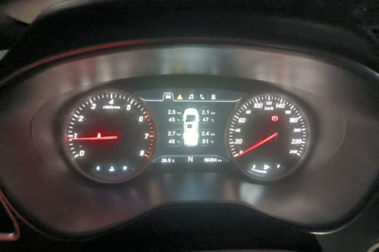 Used Baojun 730 2017 1.8L iAMT Prestige Version 7 Seats Instrument Cluster