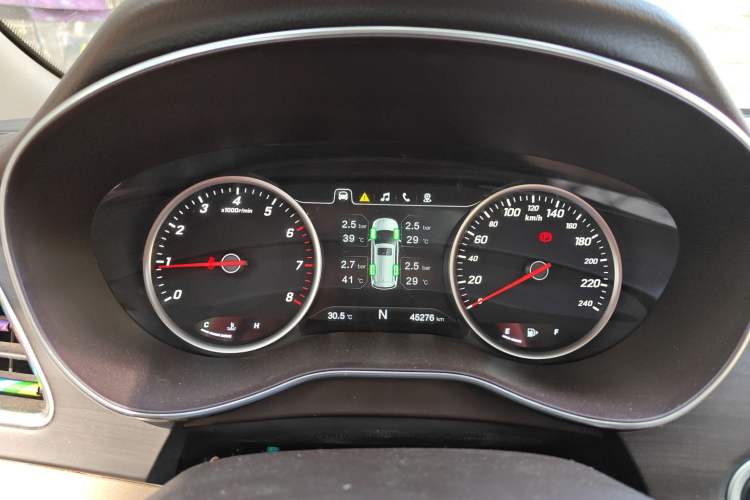 Used Baojun 730 2017 1.8L iAMT Prestige Version 7 Seats Instrument Cluster