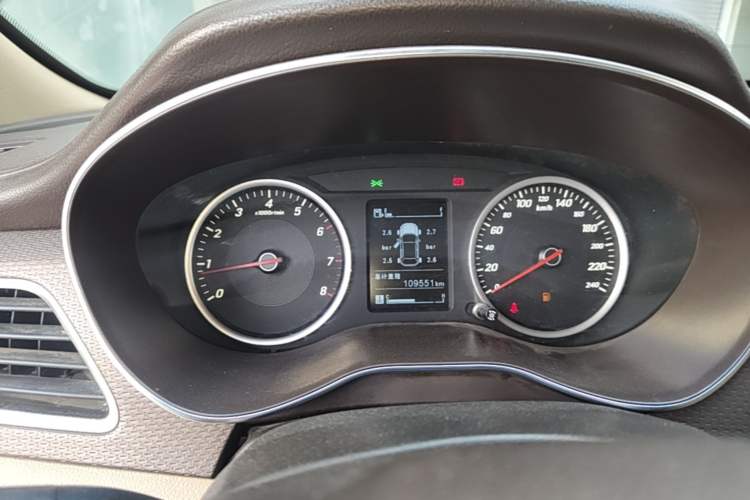 Used Baojun 730 2017 1.5T Manual Fashion Version 7 Seats China V Emission Standard Instrument Cluster