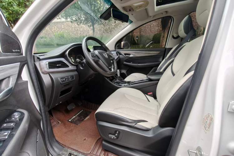 Used Baojun 730 2017 1.5T DCT Flagship Model 7 Seats China V Emission Standard Interior 2