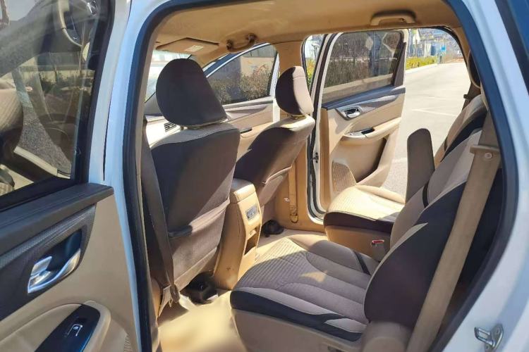 Used Baojun 730 2017 1.5T Manual Fashion Version 7 Seats China V Emission Standard Interior 2