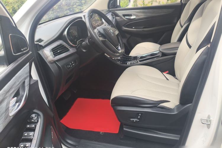 Used Baojun 730 2017 1.5T DCT Flagship Model 7 Seats China V Emission Standard Interior 3