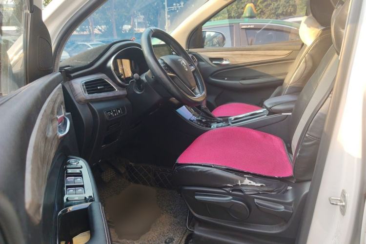 Used Baojun 730 2017 1.5T DCT Fashion Edition 7-Seater China V Emission Standard Interior 3