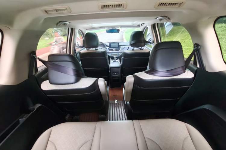 Used Baojun 730 2017 1.5T DCT Flagship Model 7 Seats China V Emission Standard Interior 4
