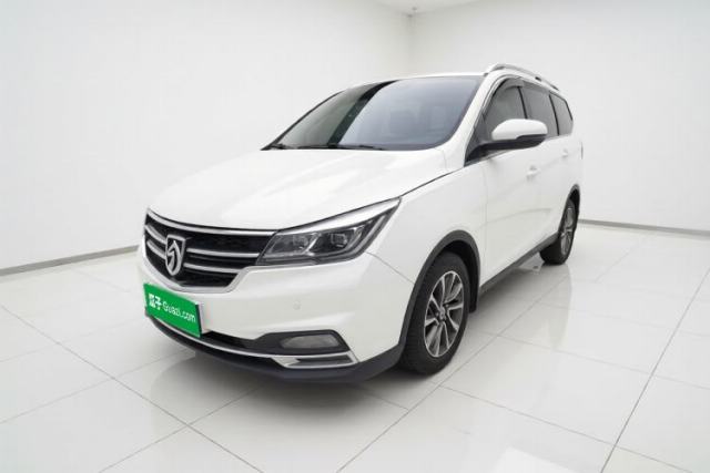 Używany Baojun 730 2017 1.5T DCT Flagship Model 7 Seats China V Emission Standard