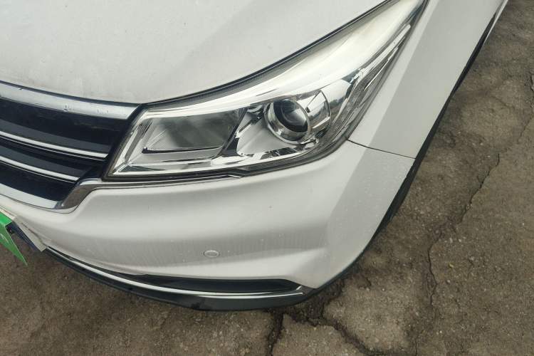 Used Baojun 730 2017 1.5T DCT Fashion Edition 7-Seater China V Emission Standard Left Front Headlight