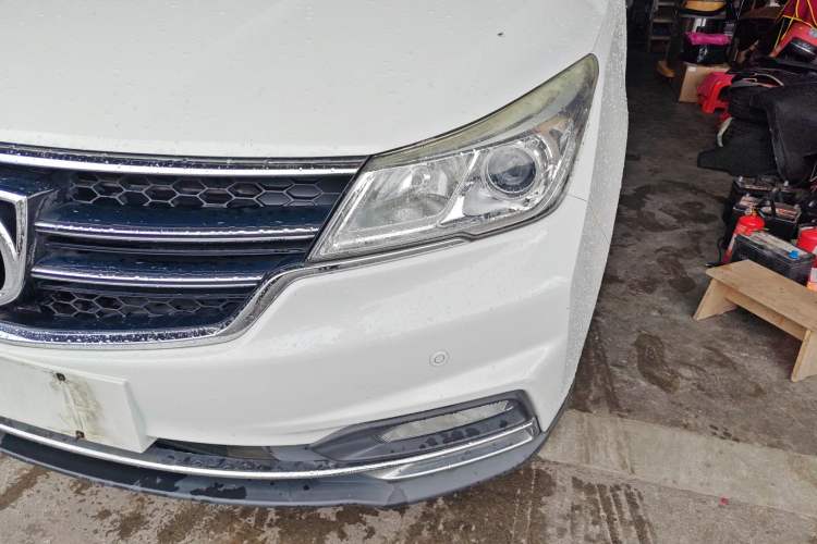 Used Baojun 730 2017 1.5T DCT Fashion Edition 7-Seater China V Emission Standard Left Front Headlight