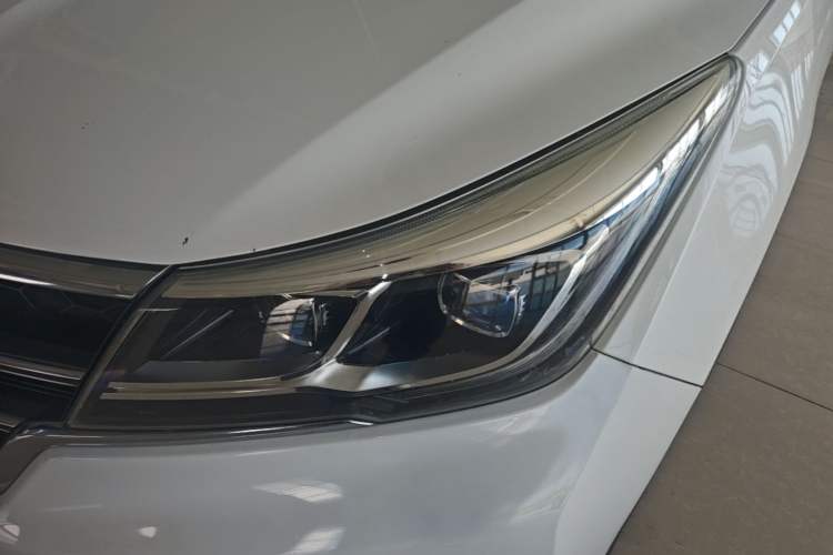 Used Baojun 730 2017 1.8L iAMT Luxury Version 7-Seater Left Front Headlight