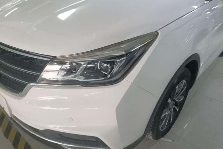 Used Baojun 730 2017 1.8L iAMT Prestige Version 7 Seats Left Front Headlight