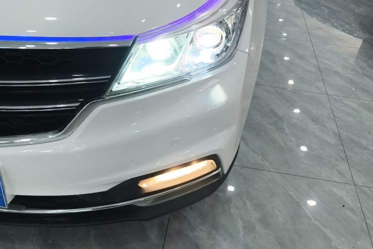 Used Baojun 730 2017 1.5T Manual Style 7 Seats China V Left Front Headlight