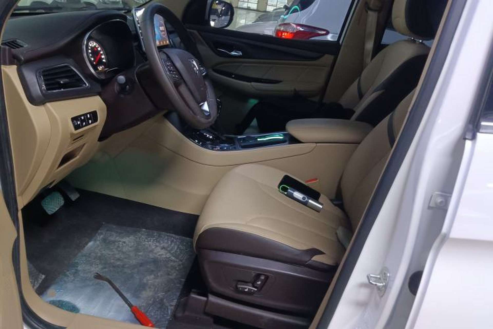 Used Baojun 730 2017 1.8L iAMT Prestige Version 7 Seats Left Front Seat