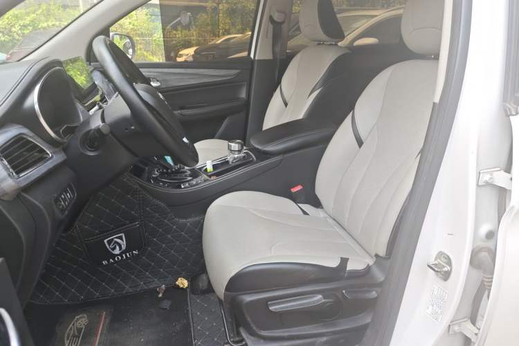 Used Baojun 730 2017 1.5T DCT Fashion Edition 7-Seater China V Emission Standard Left Front Seat