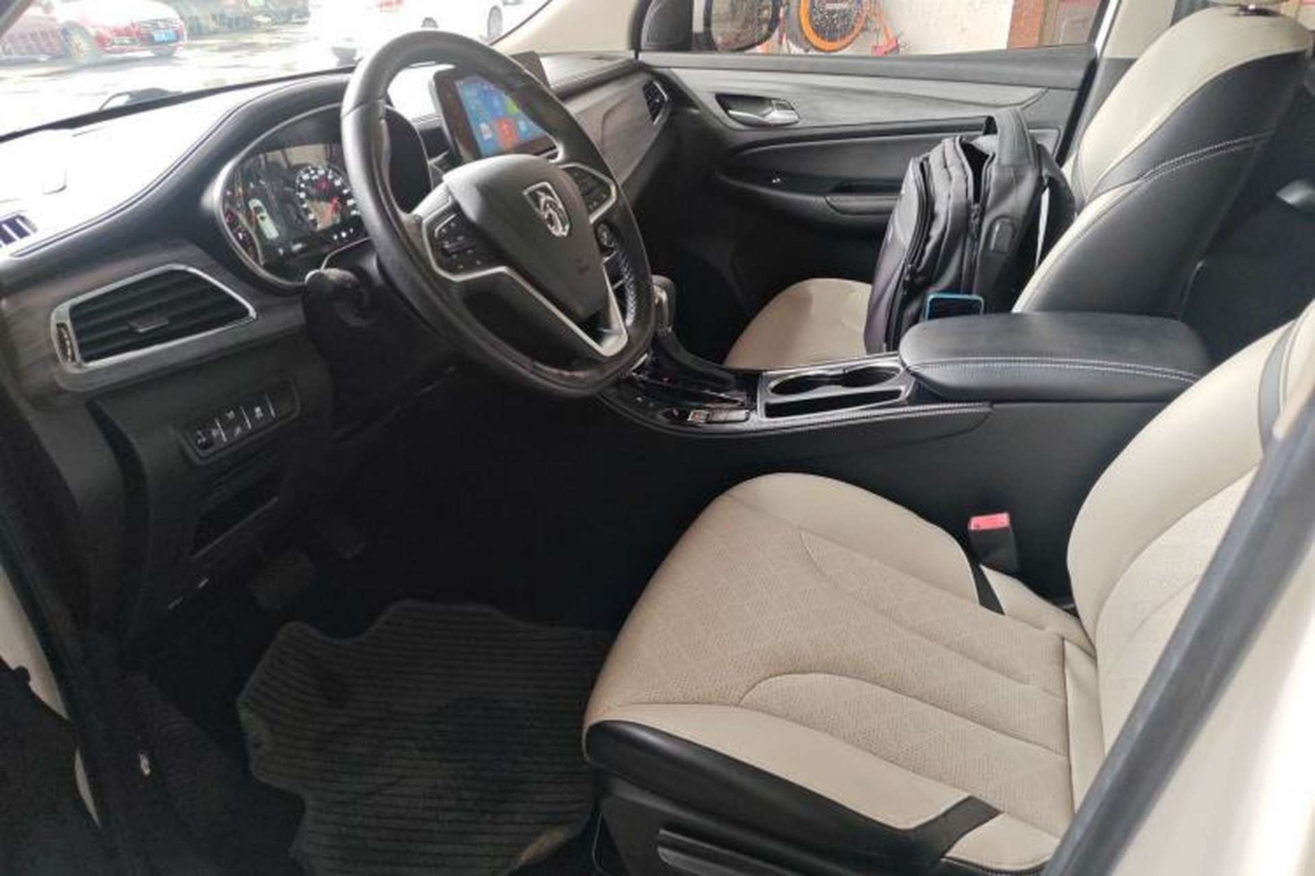 Used Baojun 730 2017 1.5T DCT Fashion Edition 7-Seater China V Emission Standard Left Front Seat