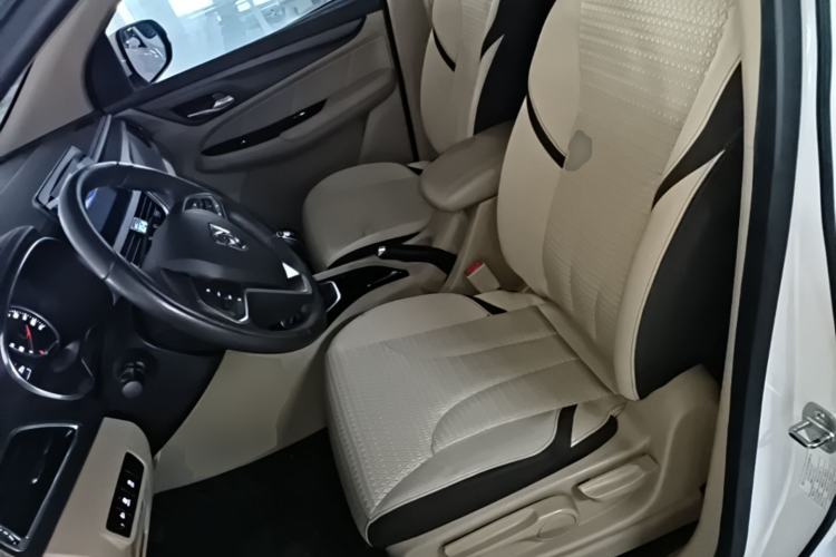 Used Baojun 730 2017 1.5T Manual Fashion Version 7 Seats China V Emission Standard Left Front Seat