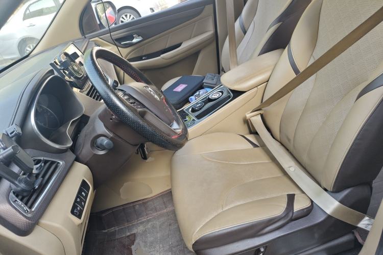 Used Baojun 730 2017 1.8L iAMT Luxury Version 7-Seater Left Front Seat