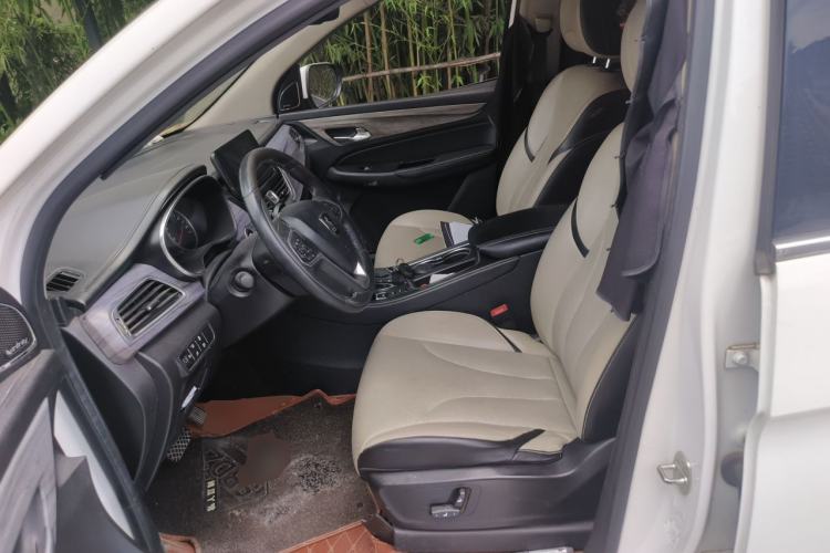 Used Baojun 730 2017 1.5T DCT Flagship Model 7 Seats China V Emission Standard Left Front Seat