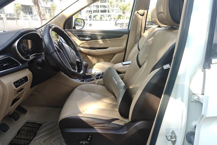 Used Baojun 730 2017 1.5T Manual Prestige Version 7 Seats Left Front Seat