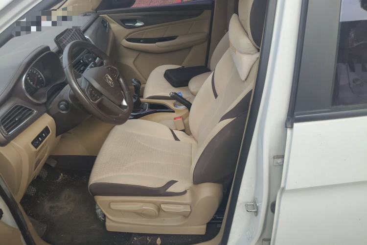Used Baojun 730 2017 1.5T Manual Fashion Version 7 Seats China V Emission Standard Left Front Seat