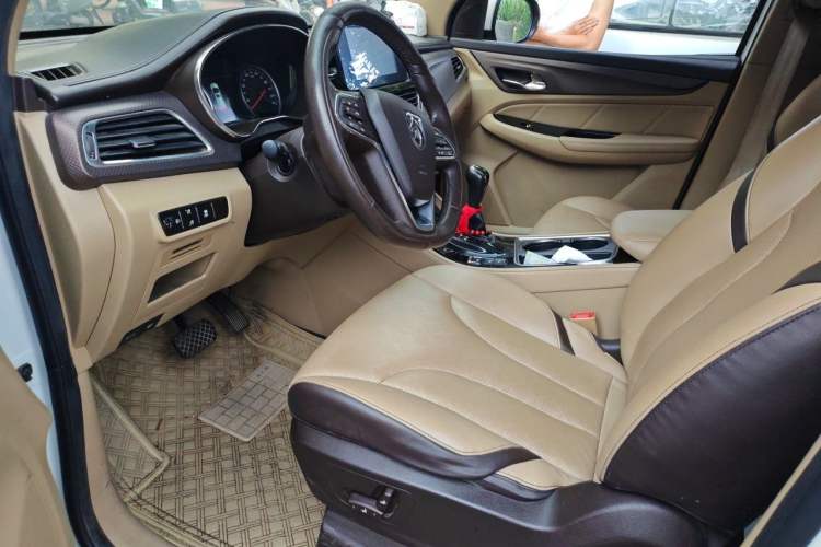 Used Baojun 730 2017 1.8L iAMT Luxury Version 7-Seater Left Front Seat
