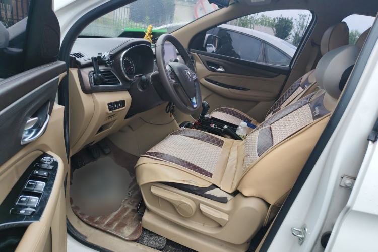 Used Baojun 730 2017 1.5T Manual Fashion Version 7 Seats China V Emission Standard Left Front Seat
