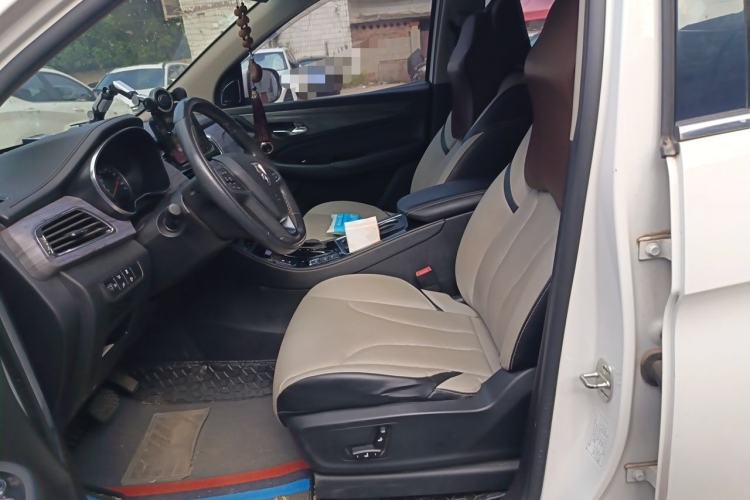 Used Baojun 730 2017 1.5T DCT Flagship Model 7 Seats China V Emission Standard Left Front Seat