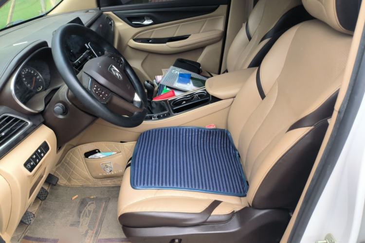 Used Baojun 730 2017 1.5T Manual Prestige Version 7 Seats Left Front Seat