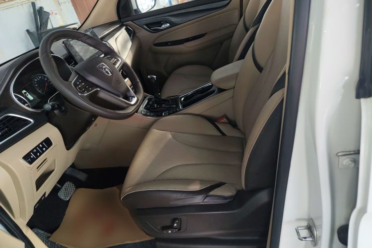 Used Baojun 730 2017 1.8L iAMT Prestige Version 7 Seats Left Front Seat