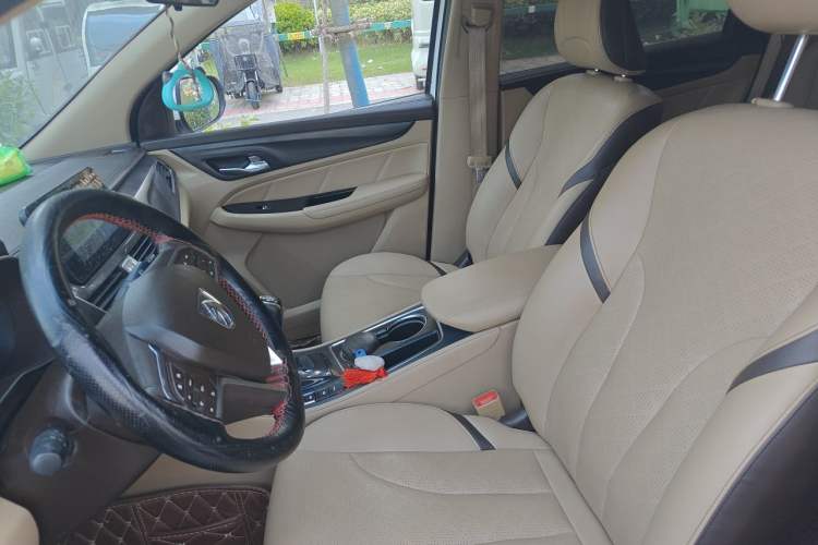 Used Baojun 730 2017 1.8L iAMT Prestige Version 7 Seats Left Front Seat