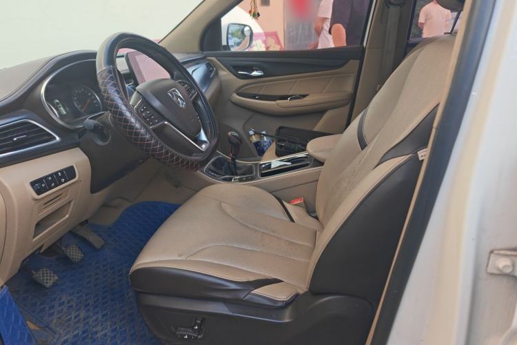 Used Baojun 730 2017 1.5T Manual Prestige Version 7 Seats Left Front Seat