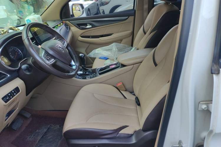 Used Baojun 730 2017 1.8L iAMT Prestige Version 7 Seats Left Front Seat