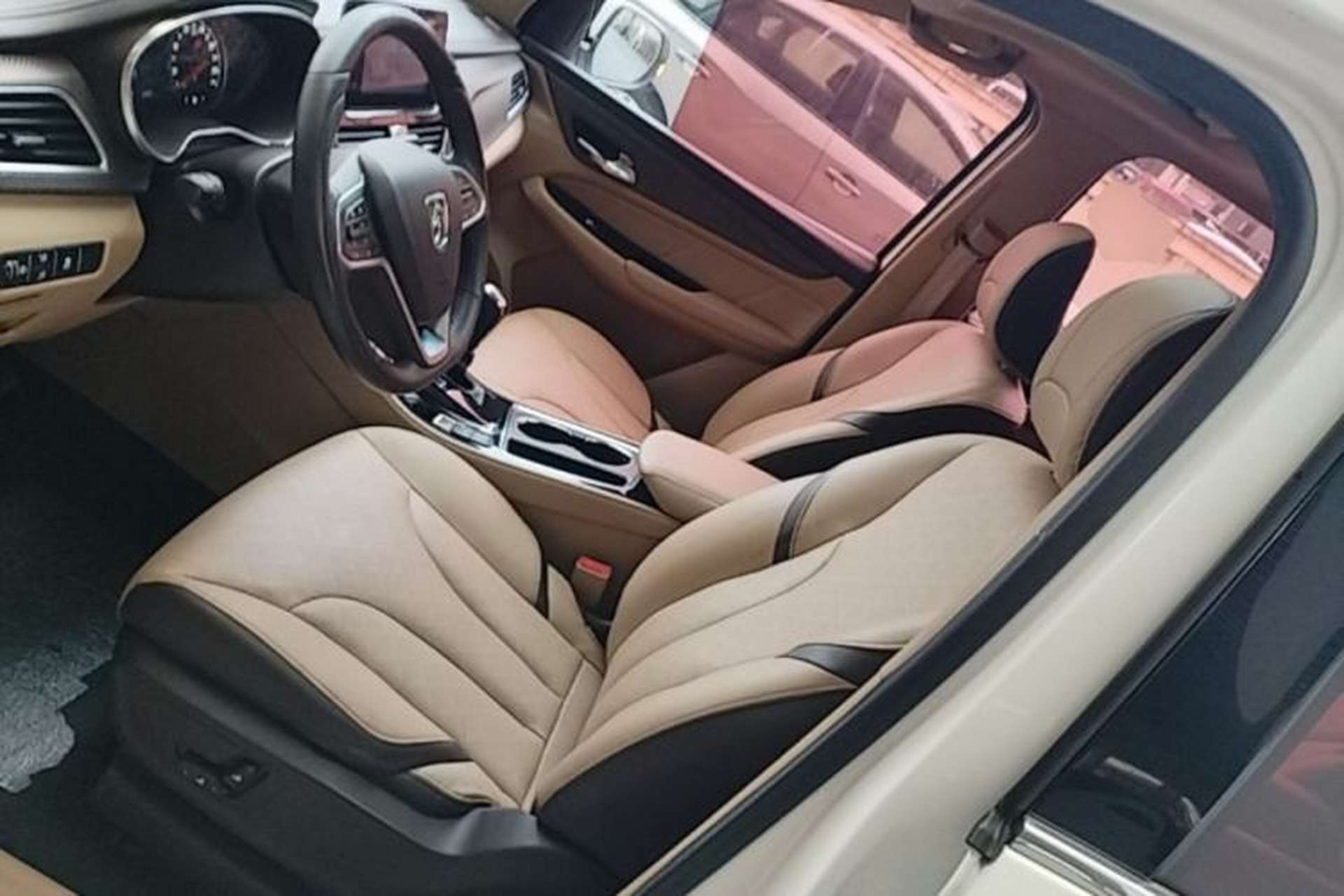 Used Baojun 730 2017 1.8L iAMT Luxury Version 7-Seater Left Front Seat