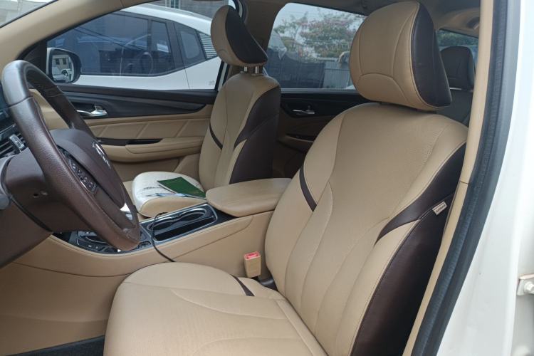 Used Baojun 730 2017 1.8L iAMT Prestige Version 7 Seats Left Front Seat