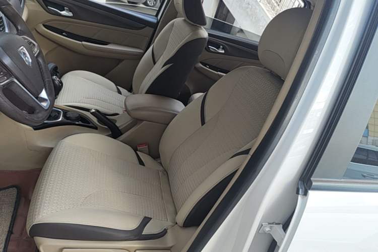 Used Baojun 730 2017 1.5T Manual Fashion Version 7 Seats China V Emission Standard Left Front Seat