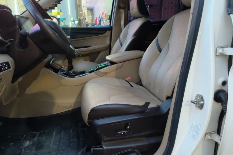 Used Baojun 730 2017 1.8L iAMT Prestige Version 7 Seats Left Front Seat
