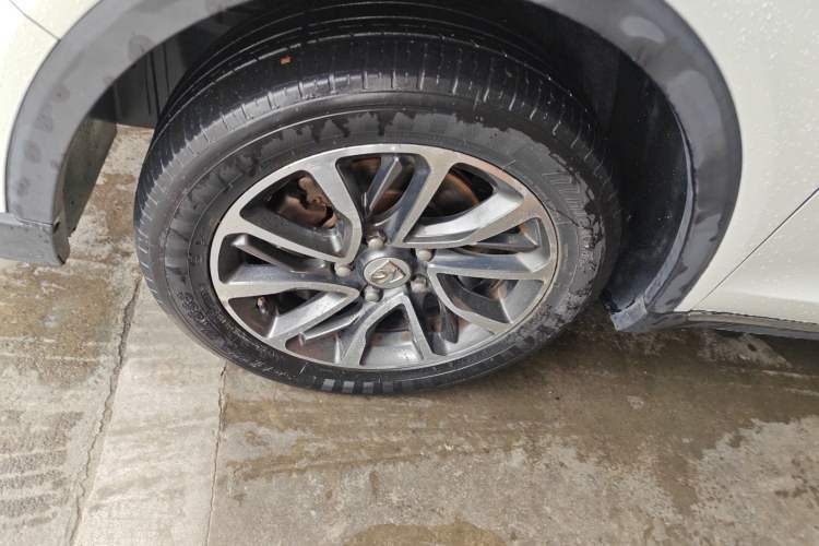 Used Baojun 730 2017 1.5T DCT Fashion Edition 7-Seater China V Emission Standard Left Front Wheel Hub