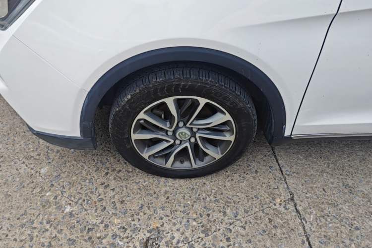 Used Baojun 730 2017 1.5T DCT Flagship Model 7 Seats China V Emission Standard Left Front Wheel Hub