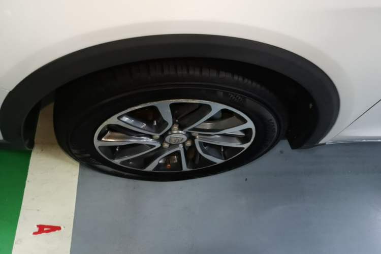 Used Baojun 730 2017 1.5T DCT Flagship Model 7 Seats China V Emission Standard Left Front Wheel Hub