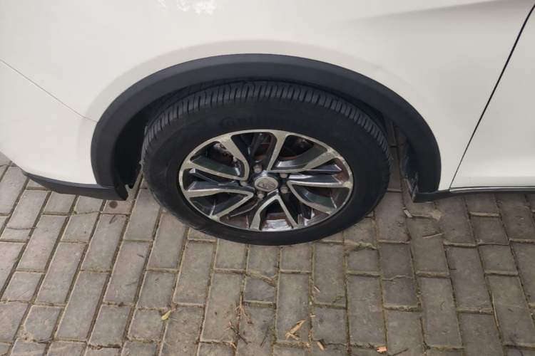 Used Baojun 730 2017 1.5T Manual Luxury Version 7 Seats Left Front Wheel Hub