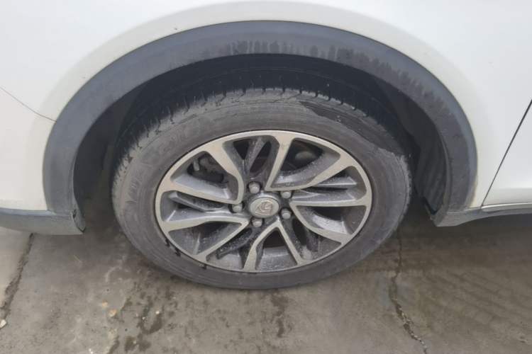 Used Baojun 730 2017 1.5T Manual Prestige Version 7 Seats Left Front Wheel Hub