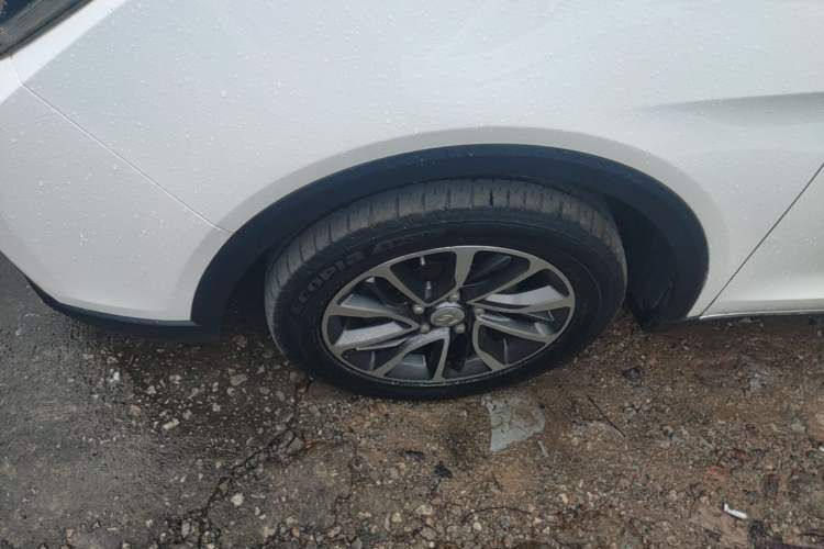 Used Baojun 730 2017 1.8L iAMT Luxury Version 7-Seater Left Front Wheel Hub