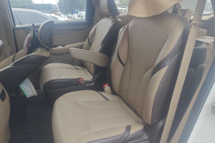 Used Baojun 730 2017 1.8L iAMT Luxury Version 7-Seater Left Rear Seat