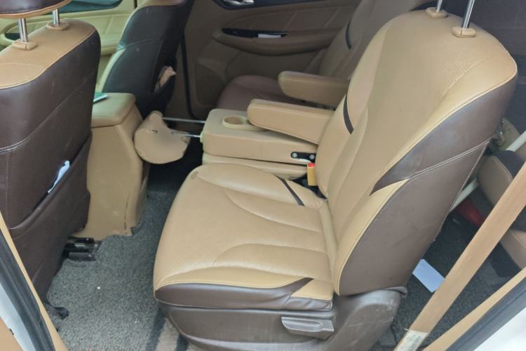 Used Baojun 730 2017 1.5T Manual Prestige Version 7 Seats Left Rear Seat