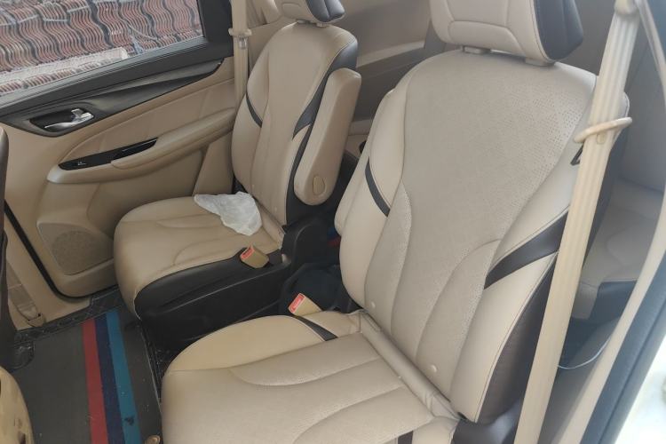 Used Baojun 730 2017 1.8L iAMT Prestige Version 7 Seats Left Rear Seat