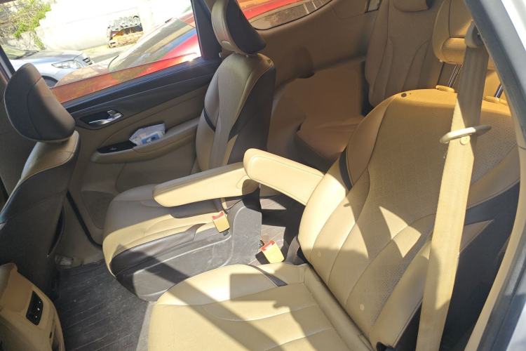 Used Baojun 730 2017 1.8L iAMT Luxury Version 7-Seater Left Rear Seat